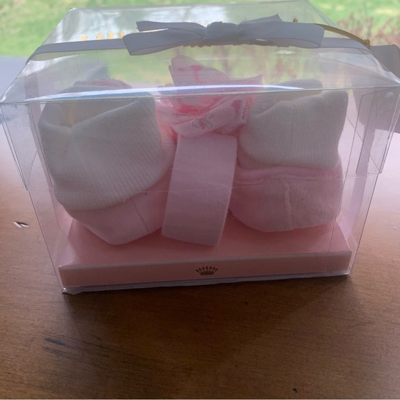 Juicy Couture Rose Shaddow Pink Baby Girls Booties and Headband New in Box